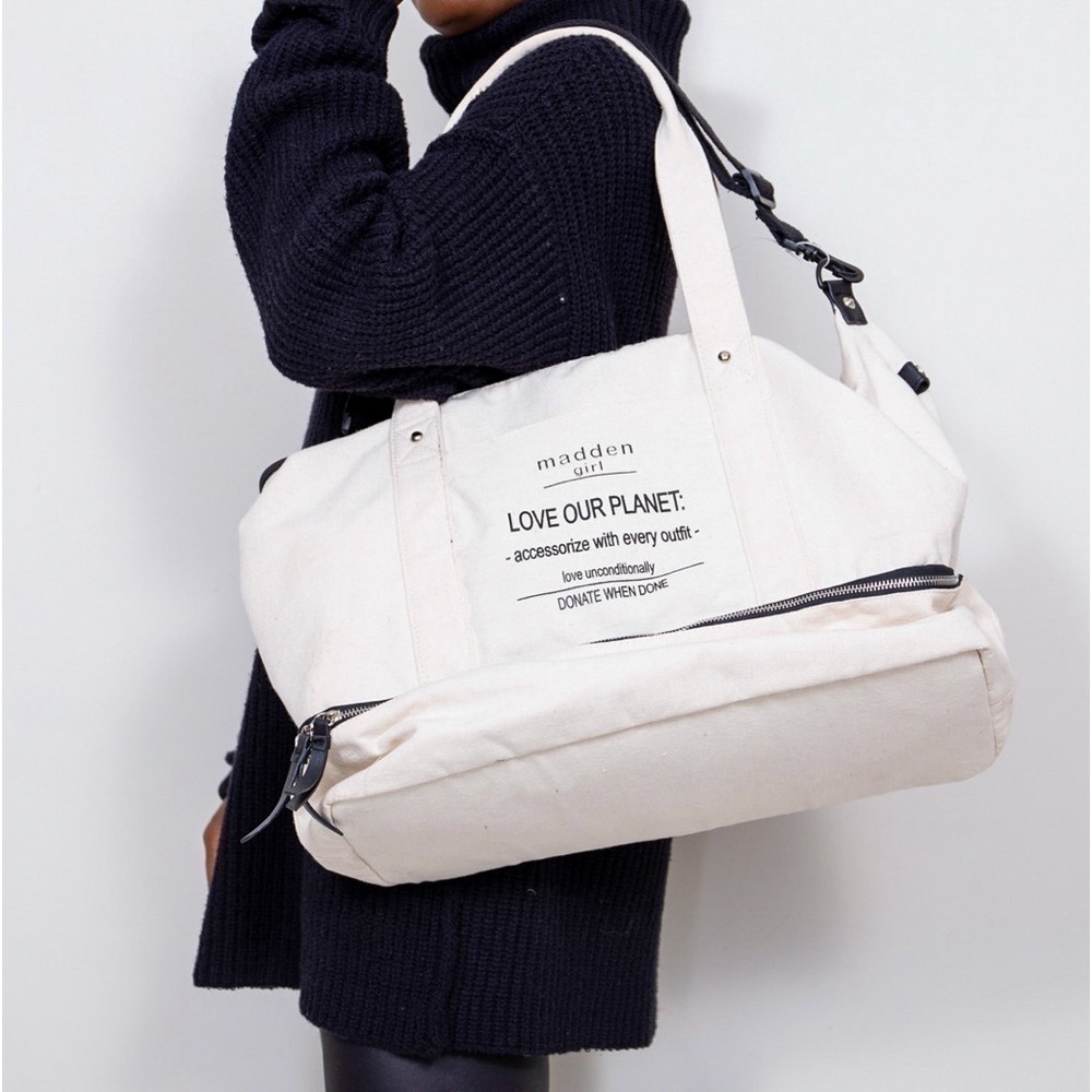 Madden girl Weekender Bag - Picture 2 of 3